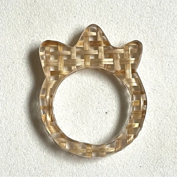 Chic Artist Designed Woven Gold-Tone Resin Ring New - Picture 9 of 9